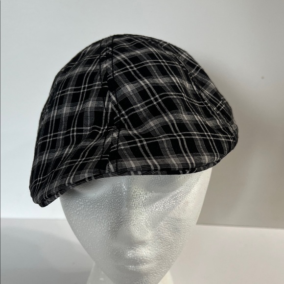 Free Authority Black and White Plaid Cap - Picture 1 of 8